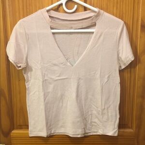 Women’s Light Pink V-Neck Short Sleeve Top